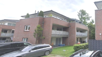 In attraktiver Neubau-Stadtvilla: 3 Zimmerwohnung mit Balkon, 15378 Hennickendorf, Etagenwohnung